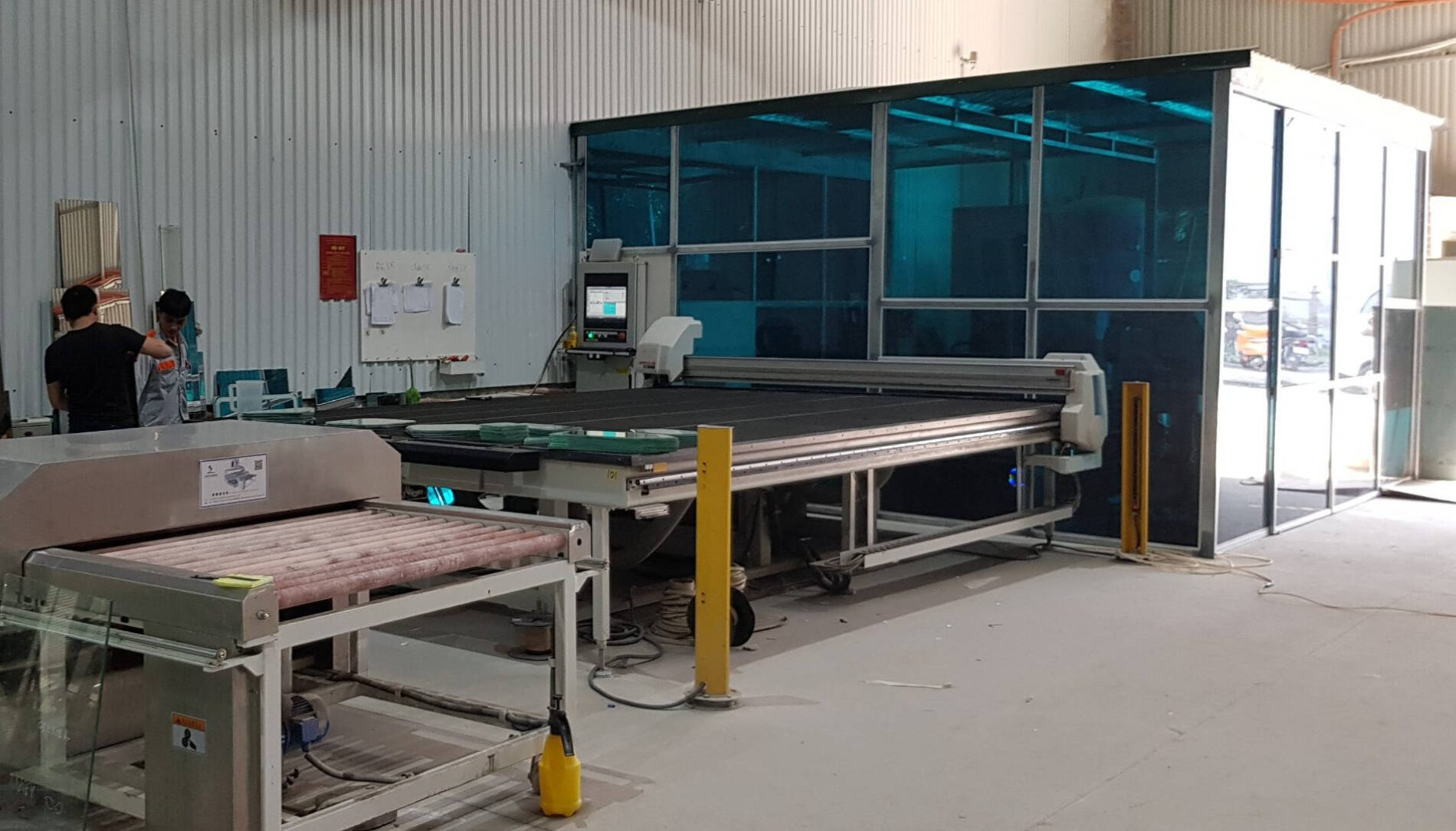 Cắt Kính Cường Lực Theo Yêu Cầu Lấy Ngay