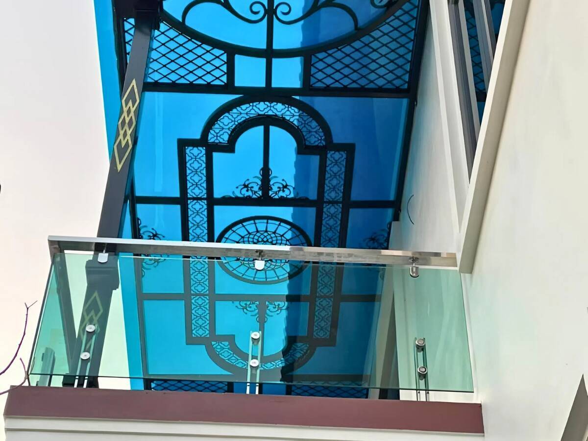 Mái kính sắt CNC tính thẩm mỹ cao