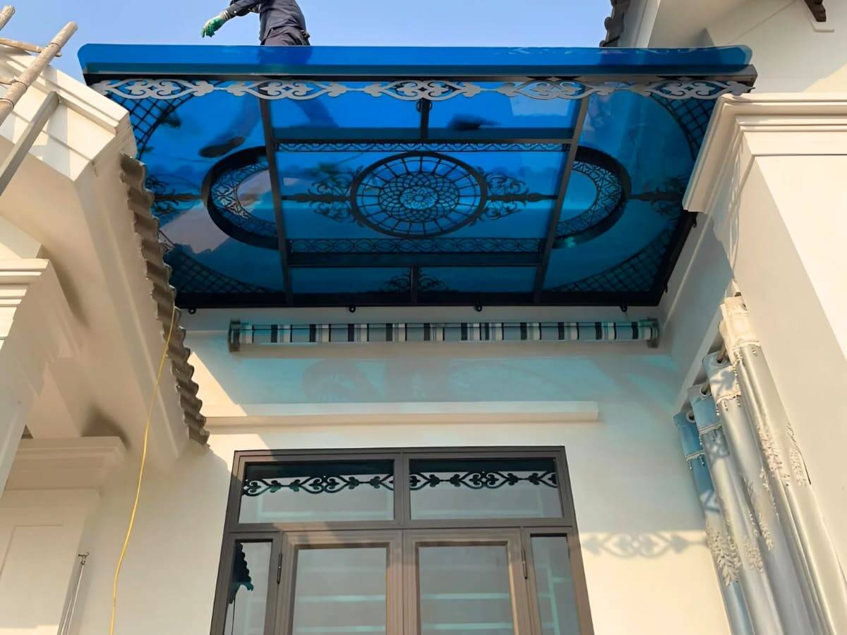 Mẫu mái kính khung sắt CNC đẹp